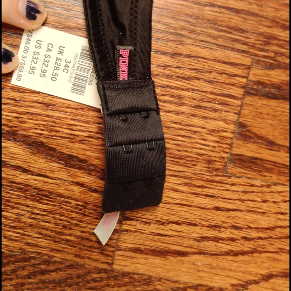 New!! VS Pink where everywhere multi way push up - Picture 5 of 8